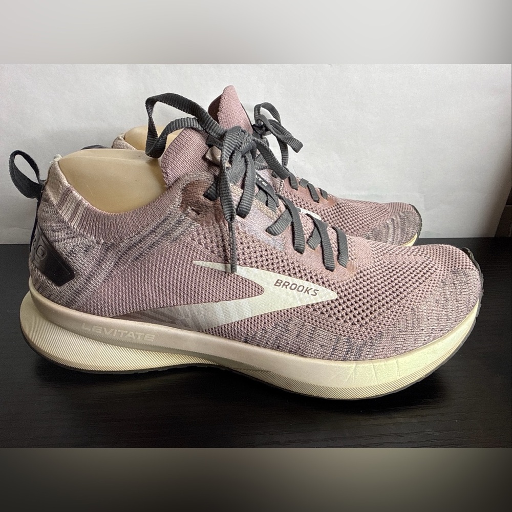 Brooks Women's Levitate Running Shoes - Pink